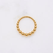 Saturn Creolen: Verspielte Details machen sie zur perfekten Ergänzung für deine Alltagslooks. Diesen Ring können jeden Tag zu allem getragen werden. Für Frauen, 18k vergoldet und wasserfest.