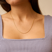 Bobby Long Halskette: Eine wunderschöne, filigrane und schlichte Kette, die sich mit dir bewegt und unaufdringlich ist. Perfekt für den Layer-Look mit anderen Ketten oder mit einem kleinen Anhänger kombiniert! Für Frauen, 18k vergoldet und wasserfest.